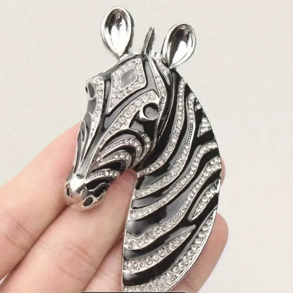 Zebra π¦ Brooch Charm New - Picture 2 of 13
